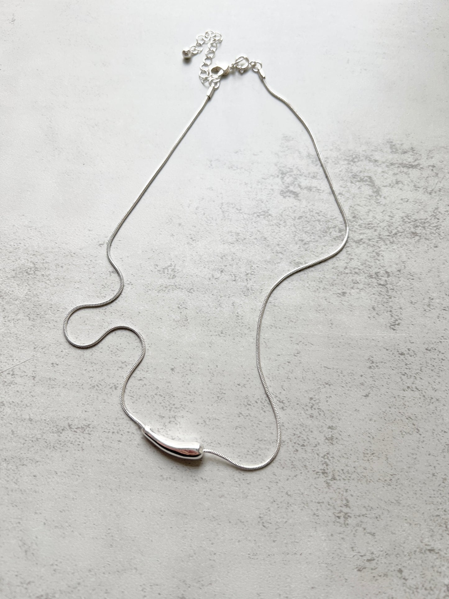 簡約水滴幼頸鏈