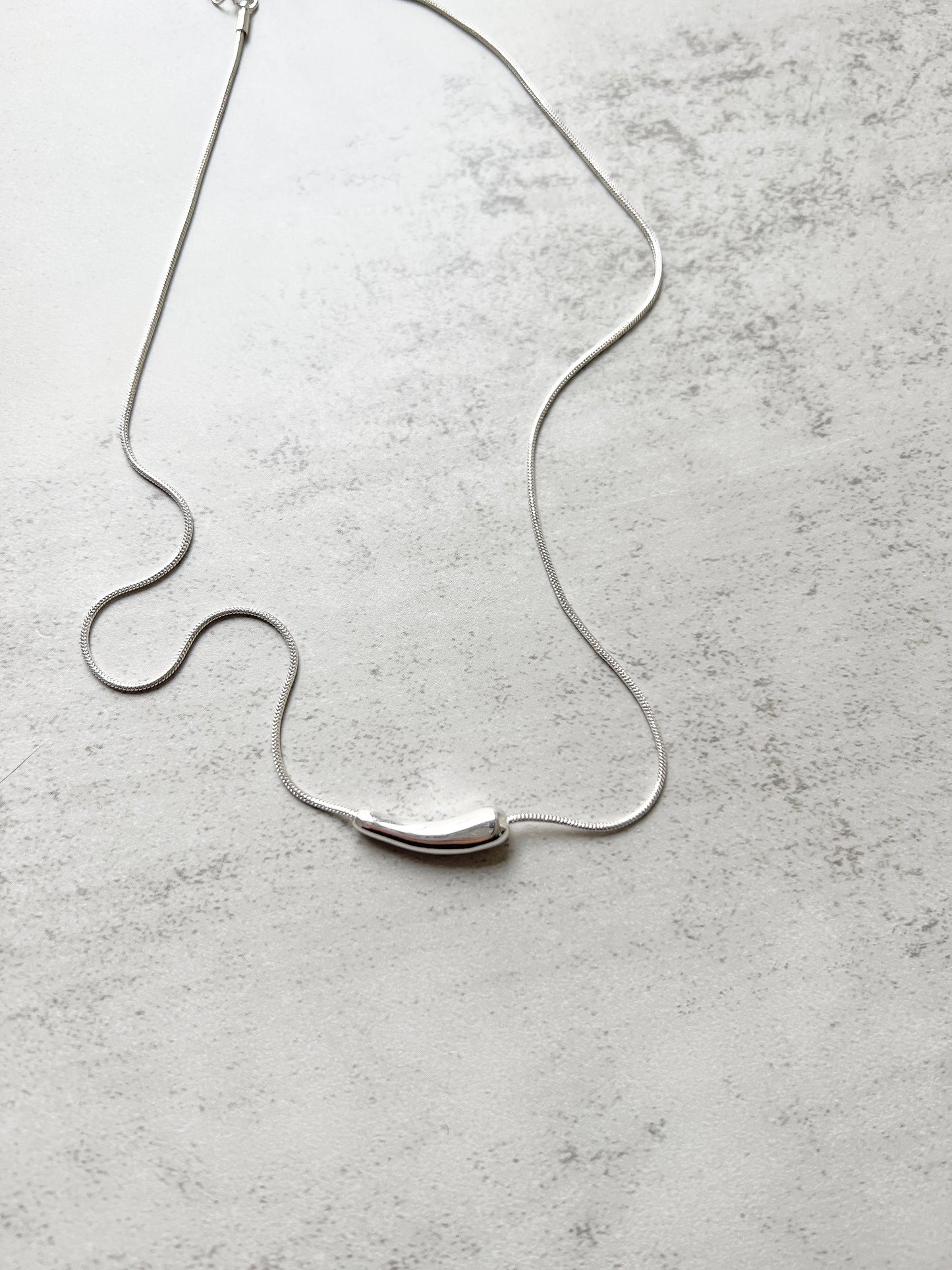 簡約水滴幼頸鏈